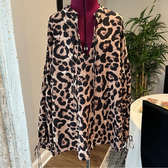 After Market Tops - Leopard Print Tunic Blouse Size M